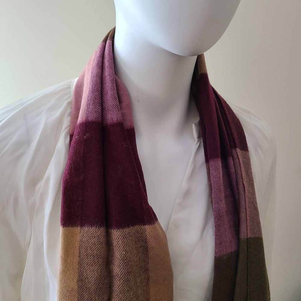 Scarf - Picture 9 of 9
